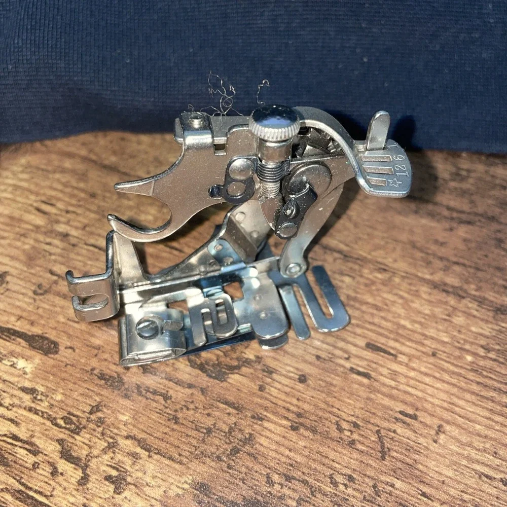 Vintage Singer Sewing Machine Attachments 5 Parts With Box # 121899